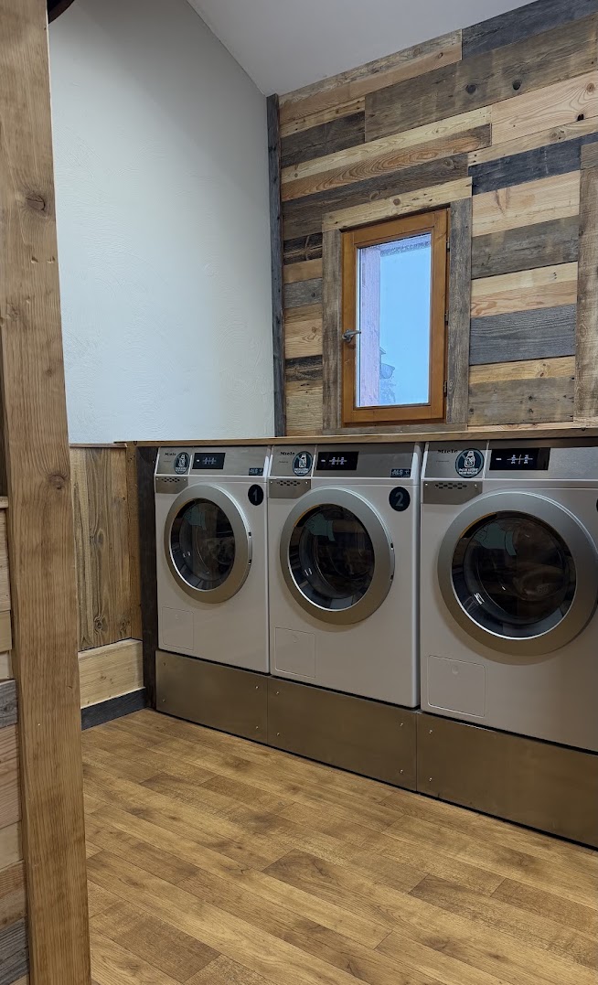 Inside La Bulle laundry in Les Coches